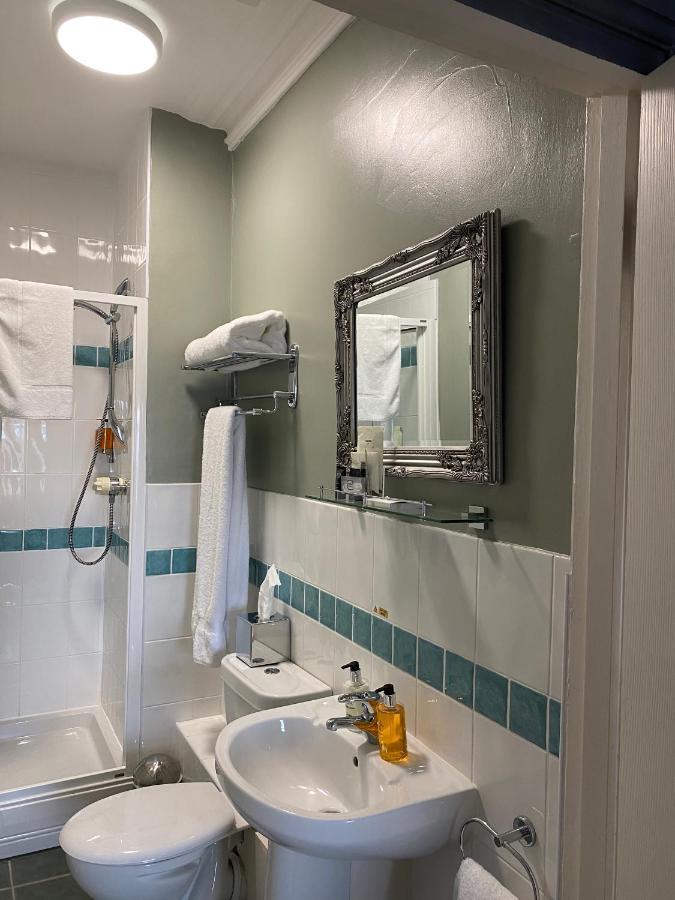 The White House Hotel New Quay Extérieur photo